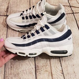 NIKE Sneakers  